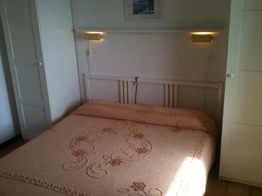 Casa Logo Apartment Plesio Bilik gambar